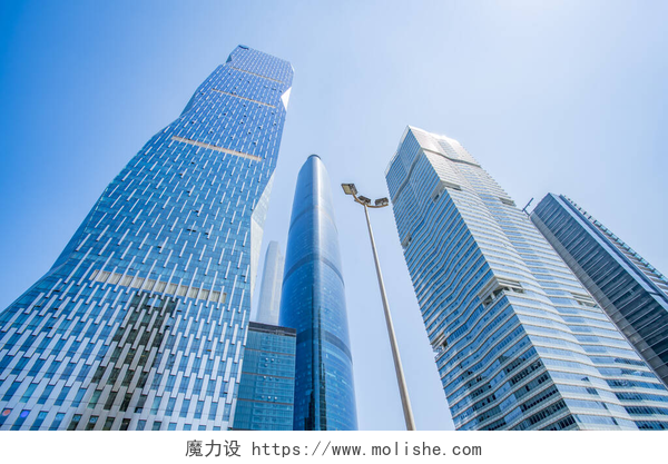 摩天大楼的低角度拍摄.在中国广州,摩天大楼是低角度的景观.